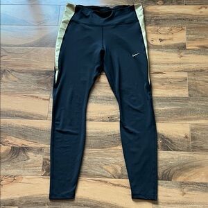 Nike Black Leggings Sz Large Gold Side Detail Pocket Soft Activewear Gym